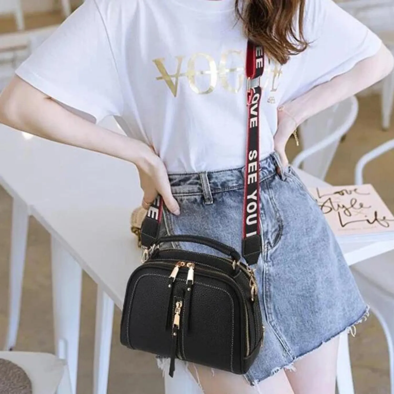 Retro Chic Contrast Crossbody Bag with Statement Strap